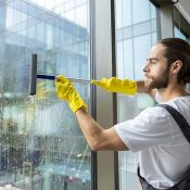 How Much Earn a Window Cleaner