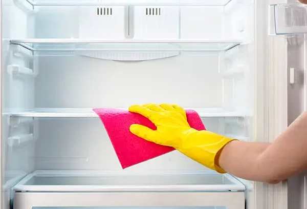 tips for cleaning fridge
